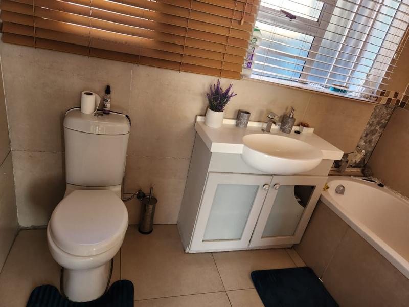 3 Bedroom Property for Sale in Graceland Western Cape